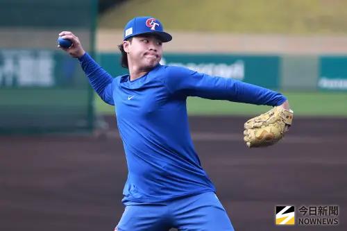 ▲經典賽中華隊投手陳柏毓今日進入牛棚練投，本屆賽事定位先發、第2號登板投手。（圖／記者葉政勳攝 ,2026.03.02）