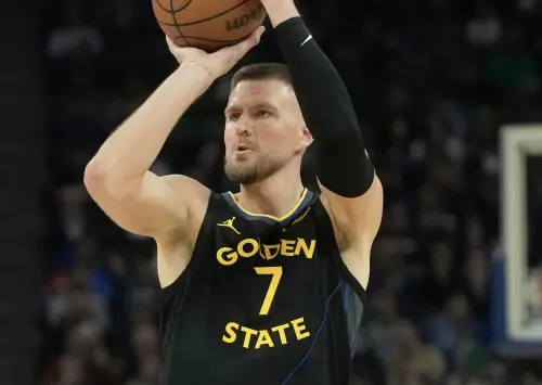 NBA／勇士虧大了！波爾辛吉斯「神秘傷勢」曝光：光站著就不舒服