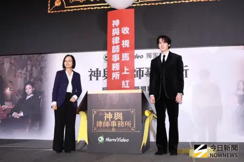 ▲柳演錫（右）笑喊還沒碰過鬼，若真的遇到還是會怕。（圖／記者朱永強攝影）