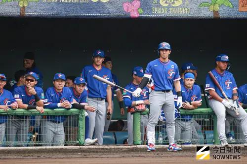 ▲WBC經典賽中華隊首場熱身賽面對軟銀二軍，整隊展現高昂氣勢準備迎接正賽挑戰。（圖／記者葉政勳攝 ,2026.03.03）