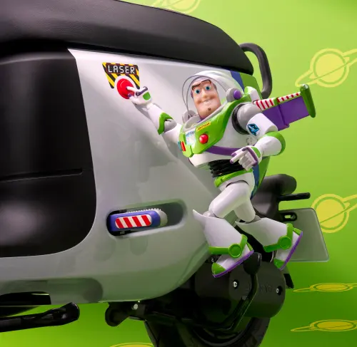 ▲Gogoro「浩瀚宇宙號」配置巴斯光年的雷射按鈕，相當可愛。（圖／官方提供）