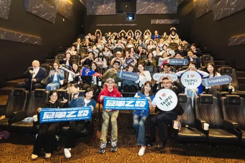 ▲賈永婕老公昨日包場《冠軍之路》，電影票房再1千萬就要破億。（圖／賈永婕臉書）