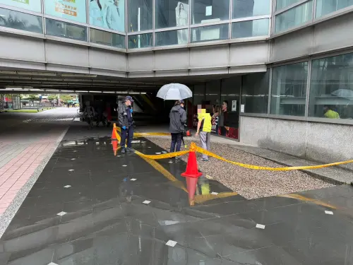 快訊／新莊國民運動中心驚傳墜樓！6旬婦「4F→B1」頭部重創慘死