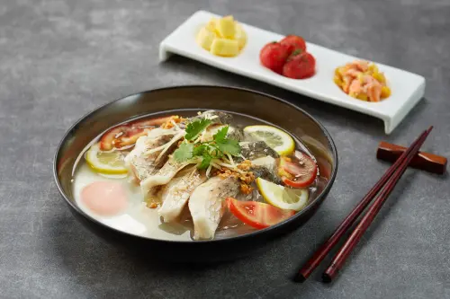 ▲「潮州蒸鱸魚佐葛粉」滋味酸甜，吃起來鹹鮮夠味。（圖／Asia49提供www.mega50.com.tw/ch/asia49）