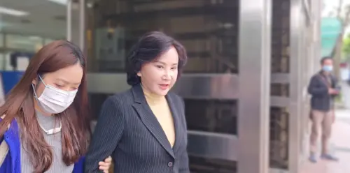 ▲開完庭後，記者問胡婉玲是否覺得周玉蔻將查證責任推給電視台？胡婉玲說該說的庭上都說過了。（圖／記者劉松霖攝）