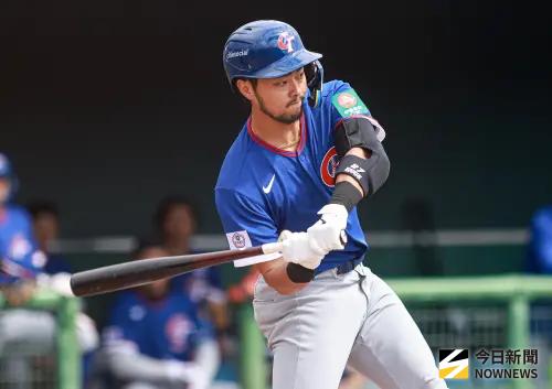 ▲中華隊當家鐵捕林家正曾經被拍到戴著金項鍊上場打擊。（圖／記者葉政勳攝）