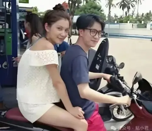 ▲李雨桐（左）曾在2012年至2015年間與薛之謙（右）交往。（圖／翻攝自微信公眾號貼小君）