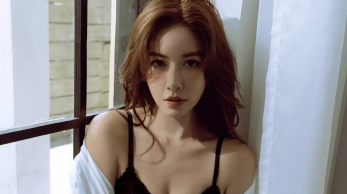 ▲44歲女星許維恩（如圖）宣告確診乳癌，其情史話題引起討論，2021年與王家梁結婚，；曾動情喊話因癌症病逝的音樂才子楊明學「下輩子都要和你做夫妻」；等不到KID（林柏昇）婚約而分手收場，情路相當坎坷。（圖／許維恩IG）