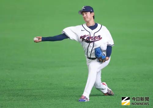▲韓國隊方面，先發投手並非原先各界預測的生涯大聯盟78勝名將柳賢振，而是由側投高永表擔綱。（圖／記者葉政勳攝 ,2026.03.04）