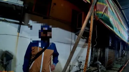 ▲賴男竊得1萬5千元的現金後準備離開，恰巧被員警逮個正著。（圖／警方提供）