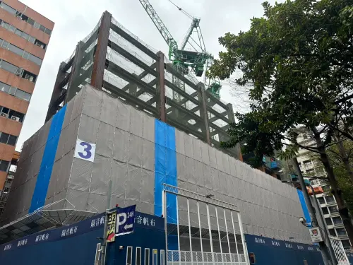 快訊／國賓大飯店改建意外！工人失足「4F→2F猛墜地」送醫搶救亡