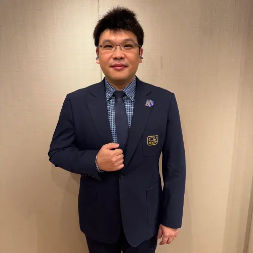 ▲面對產業資金斷頭潮，棋勝汽車集團總經理張鋐宥表示，透過精準的庫存管理與靈活的產品線調整，集團將力拚成為全台首家IPO上市櫃的中古車商。（圖／棋勝汽車集團提供）