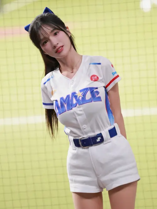 ▲▼岱縈擁有14年啦啦隊應援資歷，兩度入選中華隊CT AMAZE。（圖／YING 林岱縈IG）