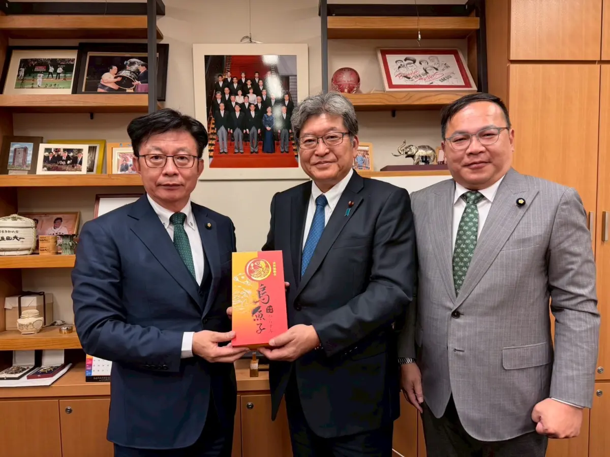 ▲郭國文、王義川拜會萩生田光一，討論到近來最夯的WBC經典賽，都希望能夠親眼目睹大谷翔平的球技。（圖／郭國文辦公室提供）