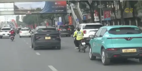 越南河內拚綠色交通革命　2030年前全面換電動計程車減碳衝刺