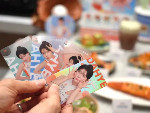 ▲爭鮮x李多慧「真鮮女神卡」實拍好可愛。（圖／爭鮮sushiexpress.com.tw)