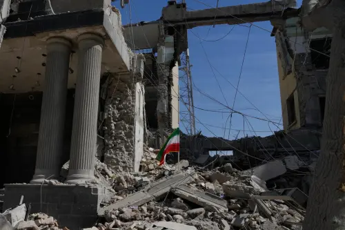 伊朗「徹底摧毀」威脅！美軍狂轟2000目標、擊沉17船艦戰情曝