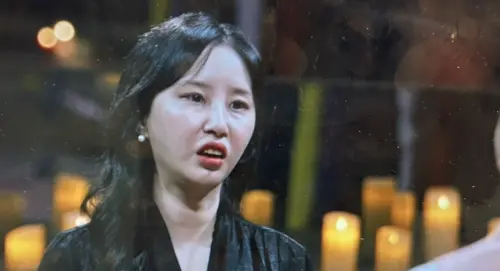 ▲趙小姐被亡靈附身，突然變得兇狠。（圖／翻攝自disneyplus）