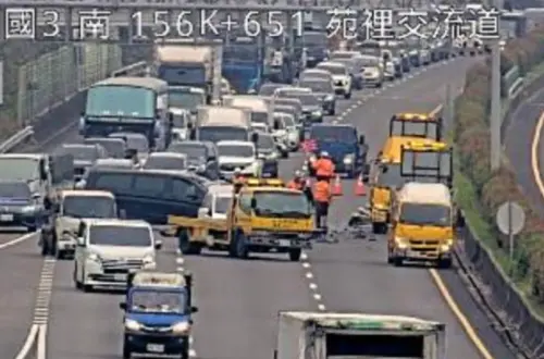 快訊／國3苗栗苑裡段追撞！小客車撞緩撞車　再遭追撞回堵1公里
