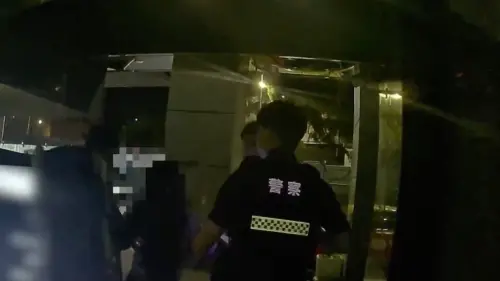 裝傻喊「為啥要付？」北市女賴帳320元車資！下秒發飆踹警畫面曝