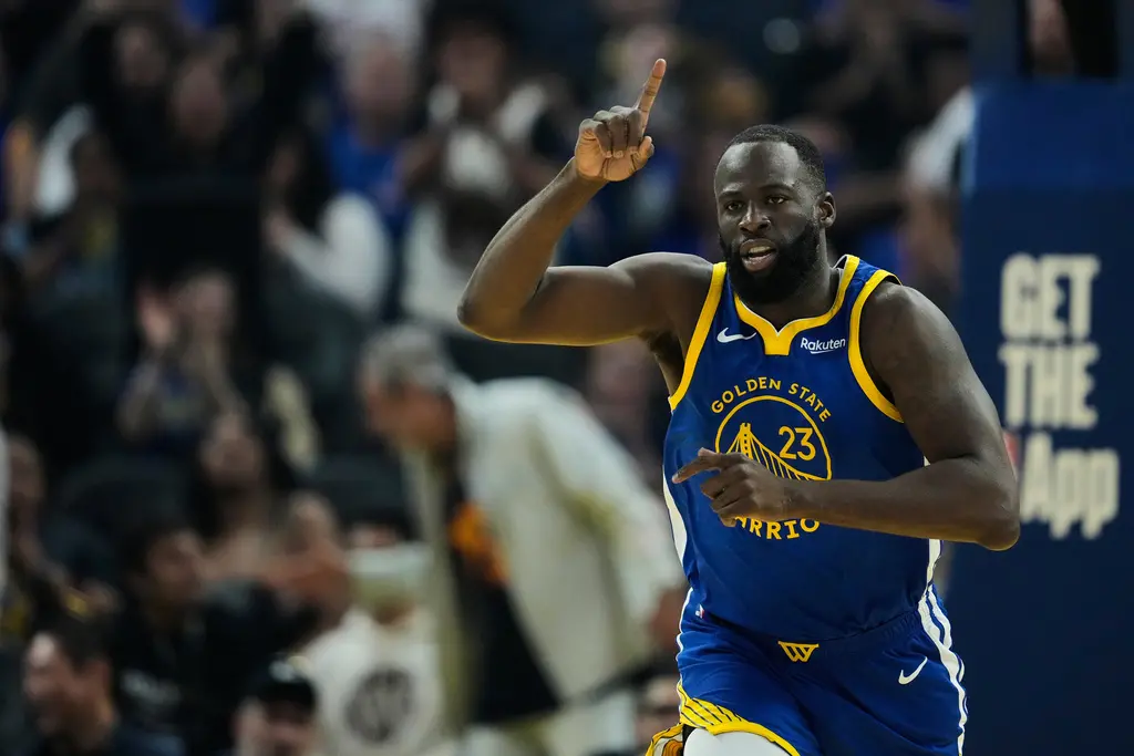 ▲格林（Draymond Green）在個人播客節目中公開反擊聖安東尼奧馬刺隊中鋒柯奈特（Luke Kornet）的批評，並為該產業工作者發聲。（圖／美聯社／達志影像）