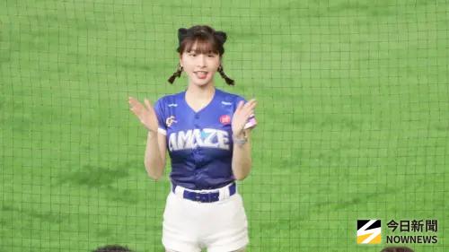 ▲峮峮今日領軍CT AMAZE前往東京巨蛋，為中華隊首戰應援。（圖／記者張一笙攝）