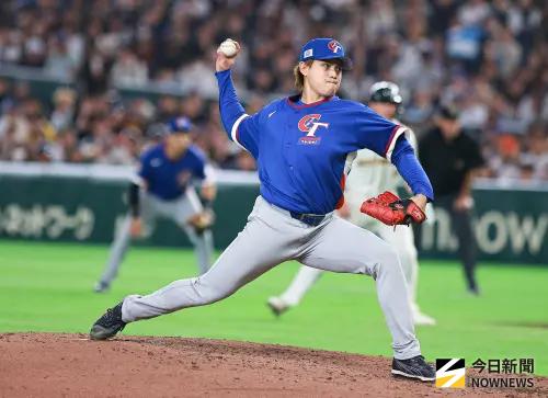 ▲張奕的名字下方竟然寫著：「いとこはNPBでも活躍した陽岱鋼」(表哥是在NPB也很活躍的陽岱鋼)。（圖／記者葉政勳攝 ,2026.03.05）