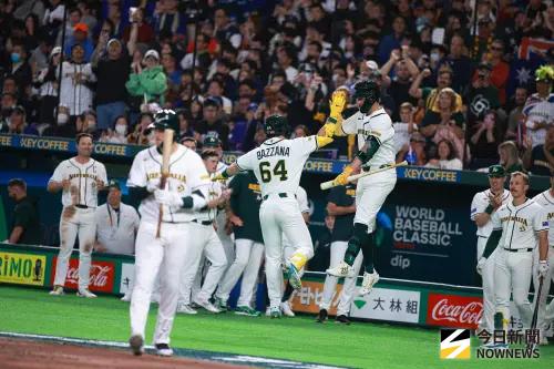 ▲澳洲隊情蒐徹底摸透中華隊投手群，成功讓觀眾席上四萬名狂熱的台灣球迷瞬間陷入死寂。（圖／記者葉政勳攝 ,2026.03.05）