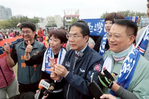 直播WBC經典賽首戰澳洲隊　黃偉哲熱情應援 Team Taiwan