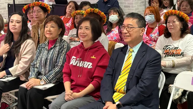 不爽王定宇？徐國勇台中唱外遇歌　呼籲感情要和何欣純一樣純