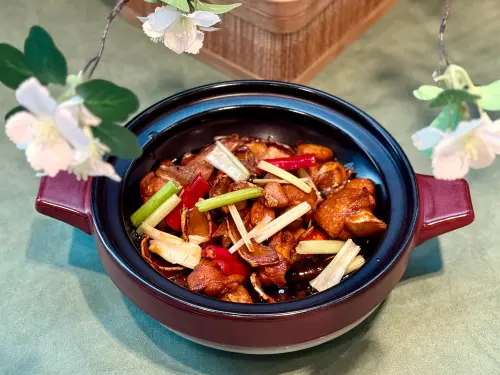 ▲承德本家限定「鳳翼醉香封」438元。（圖／記者蕭涵云攝）