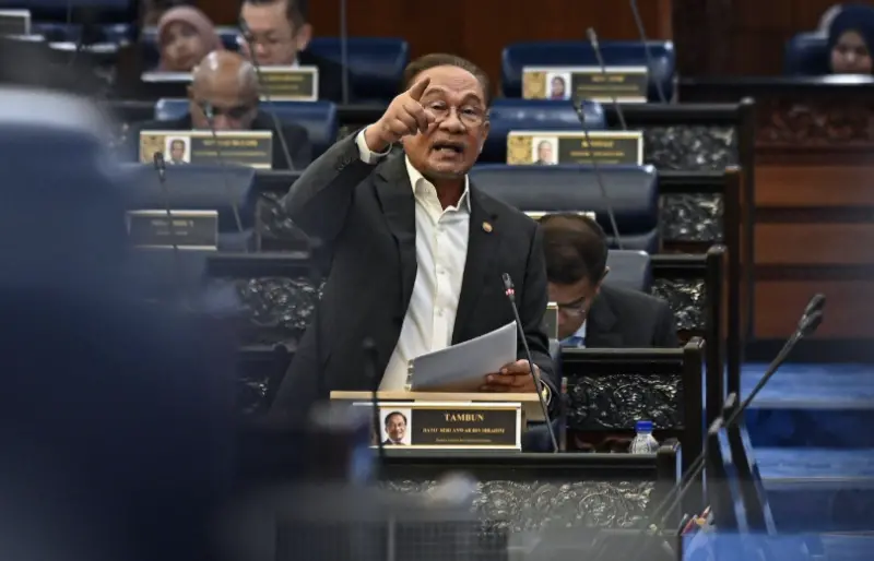 官員犯錯全民買單？判賠破九億令吉　安華震怒下令啟動追償機制