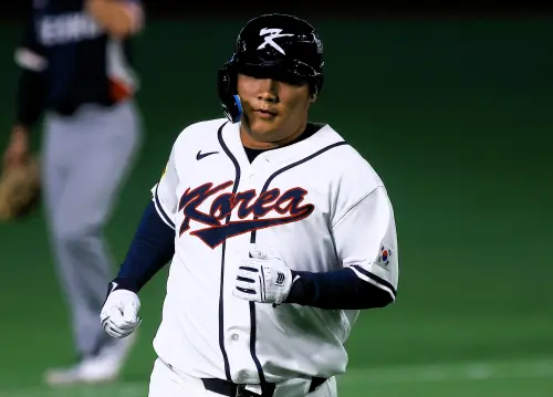 文保景遭不理智台灣球迷人身攻擊　韓媒動怒反擊：這樣做很沒素質