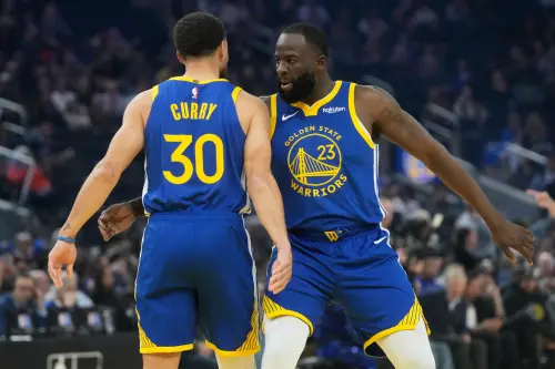 ▲38歲Stephen Curry還有油，Draymond Green仍打出聯盟最佳防守球員表現和防守帶動性。（圖／美聯社／達志影像）