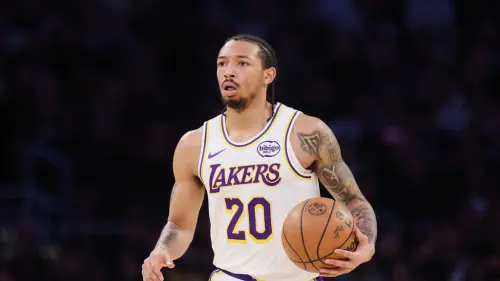 湖人後衛恐離隊？雙向合約小將史密斯本季爆發　佩林卡決策又挨批