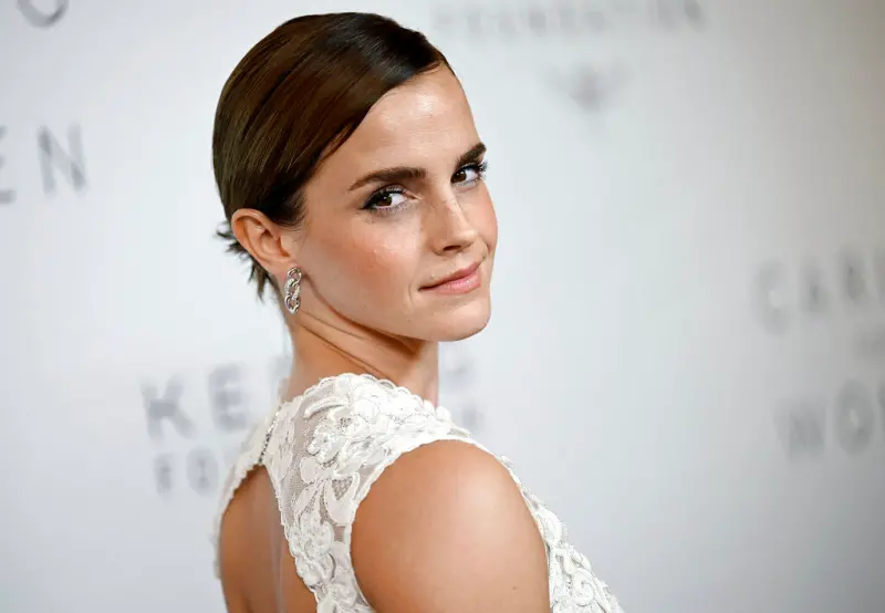 「妙麗」機場激吻5千億男！艾瑪華森爆緋聞　新歡28歲背景超狂　