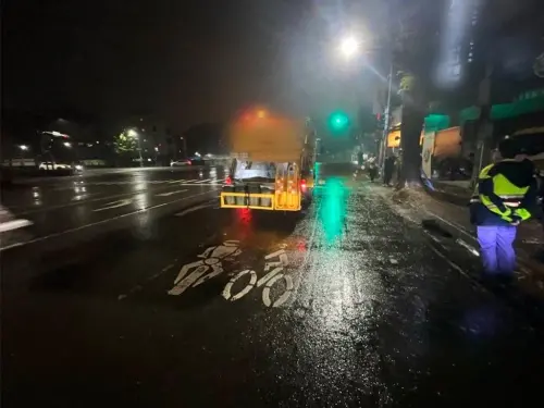 高雄身障男遭垃圾車撞腦出血　家屬控又收環保局假罰單：搞針對？