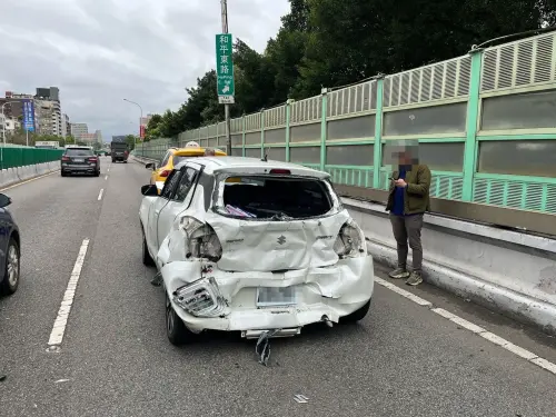 下匝道飛來橫禍！建國高架4車連環撞　超衰車「揉成夾心餅」全爛
