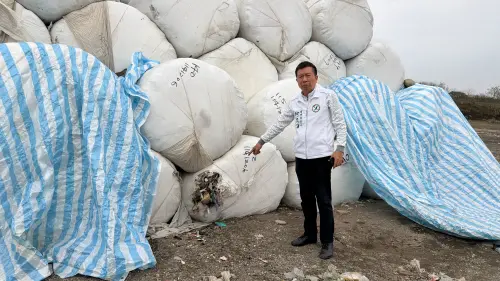 垃圾包破洞引野狗啃咬　議員痛批環保局擺爛