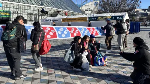 直擊／沒票照挺到底！台灣鐵粉東京巨蛋外死守四戰：輸一場才會醒