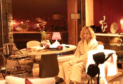 ▲鄭秀文自認很幸運才能參與《夜王》這部賣座大片的演出。（圖／華映娛樂提供）