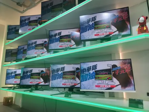 ▲欣亞數位表示，若是平日下班後想在主臥或書房輕鬆追賽事，智慧連網螢幕會是更靈活的選擇。（圖／欣亞數位提供）