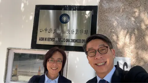 被指翹班立院看棒球？鍾佳濱PO與藍委合照揭真相