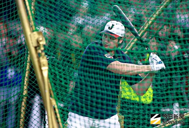 直擊／大谷翔平罕見室外練打秀怪力！　全場同步1動作喊：賺爛了