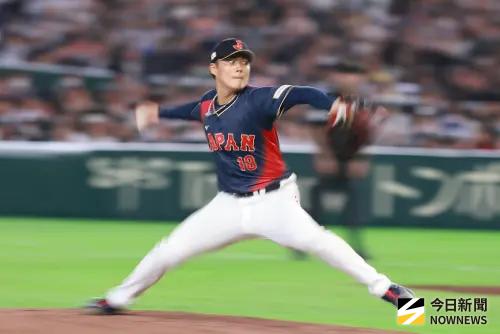▲2026年世界棒球經典賽，日本隊先發投手山本由伸主投2.2局退場，投出3次保送、2次三振。（圖／記者葉政勳攝）