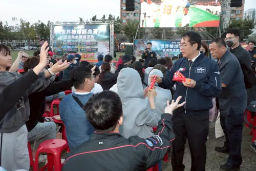 轉播WBC棒球賽迎戰日本　黃偉哲與民眾一起TeamTaiwan