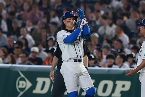 ▲2026年世界棒球經典賽台日大戰，張育成六局下敲出台灣本場首安。（圖／記者葉政勳攝）