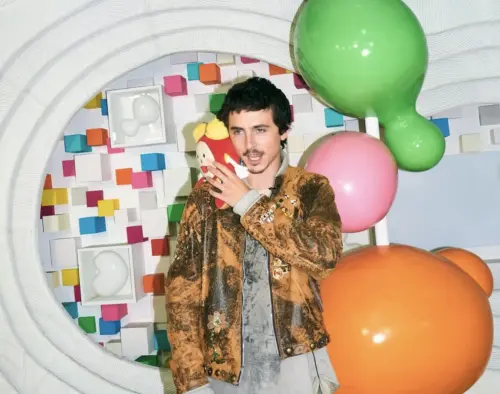 ▲提摩西夏勒梅在日本宣傳新片《橫衝直闖》，空檔安排了許多活動，在東京玩得很盡興。（圖／摘自 IG@tchalamet)