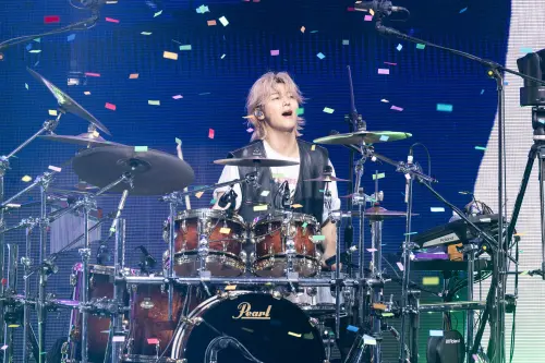 ▲姜敏赫（如圖）不同於鄭容和，更接地氣用台語問候台灣歌迷。（圖／和協整合行銷）