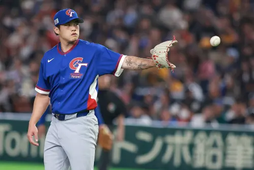 主審又搞事！莊陳仲敖「拍頭、死亡瞪眼」回應　球評：不要挑釁他